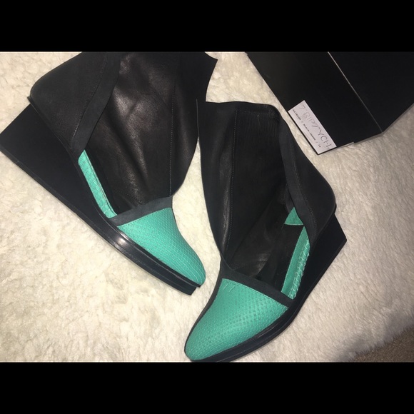 TRIP TYCH Cut Out Wedge Pumps - Picture 2 of 6